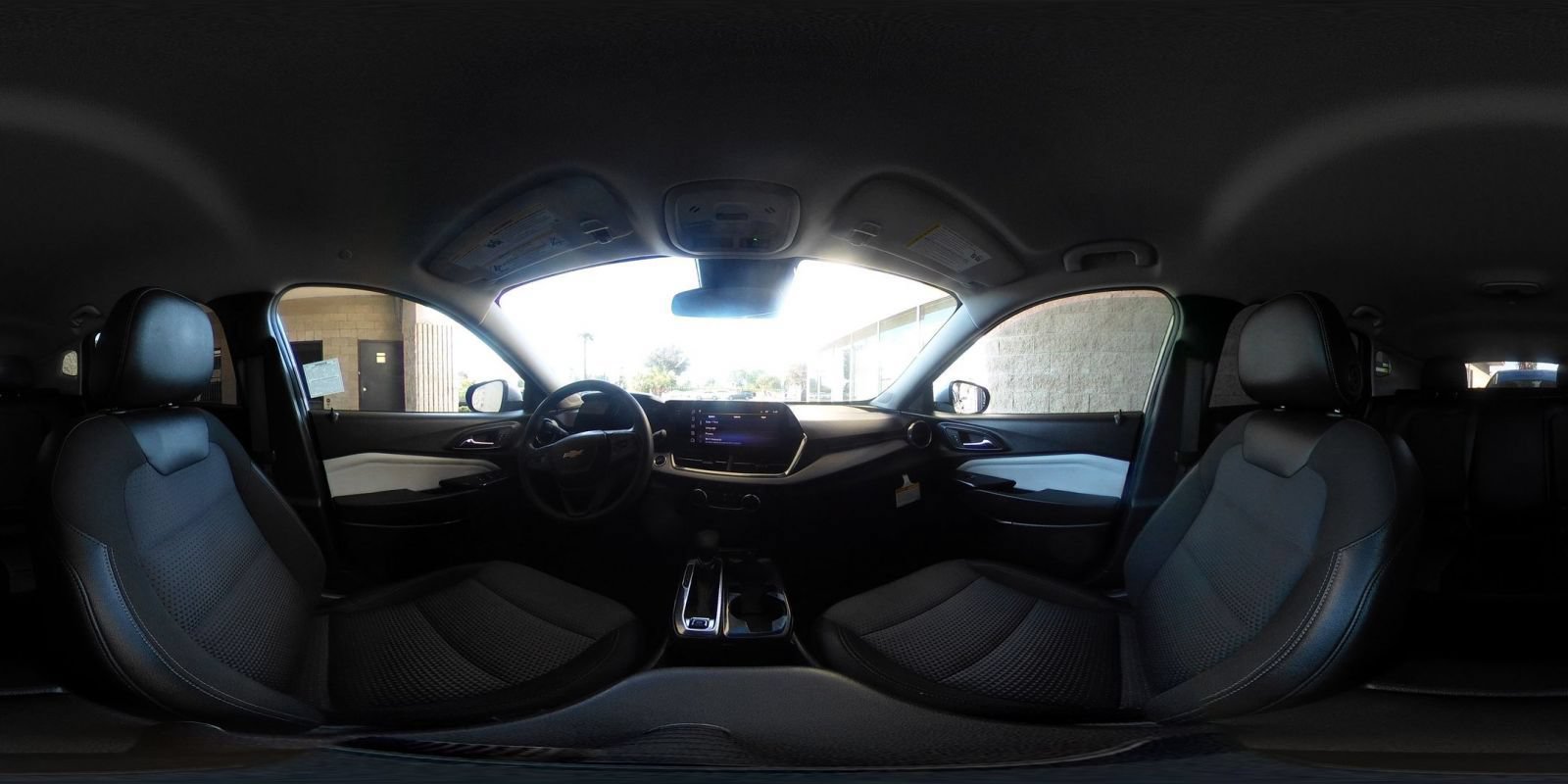 Used 2025 Chevrolet Trax LT FWD image 41