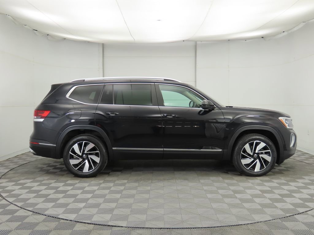 Certified 2024 Volkswagen Atlas SEL image 4