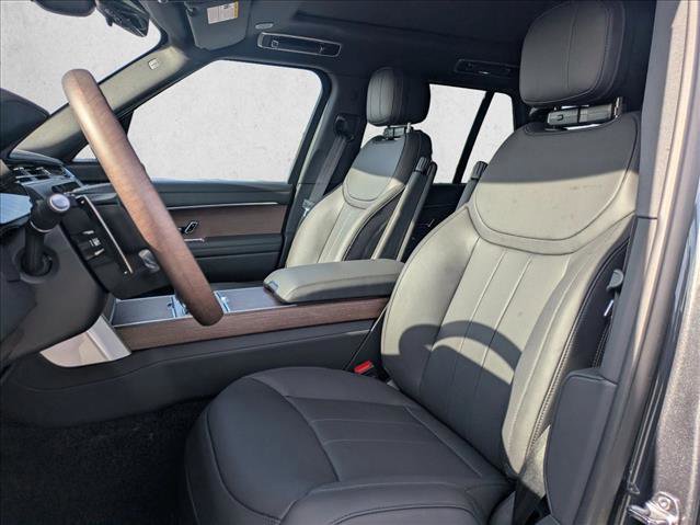 New 2025 Land Rover Range Rover SE image 4