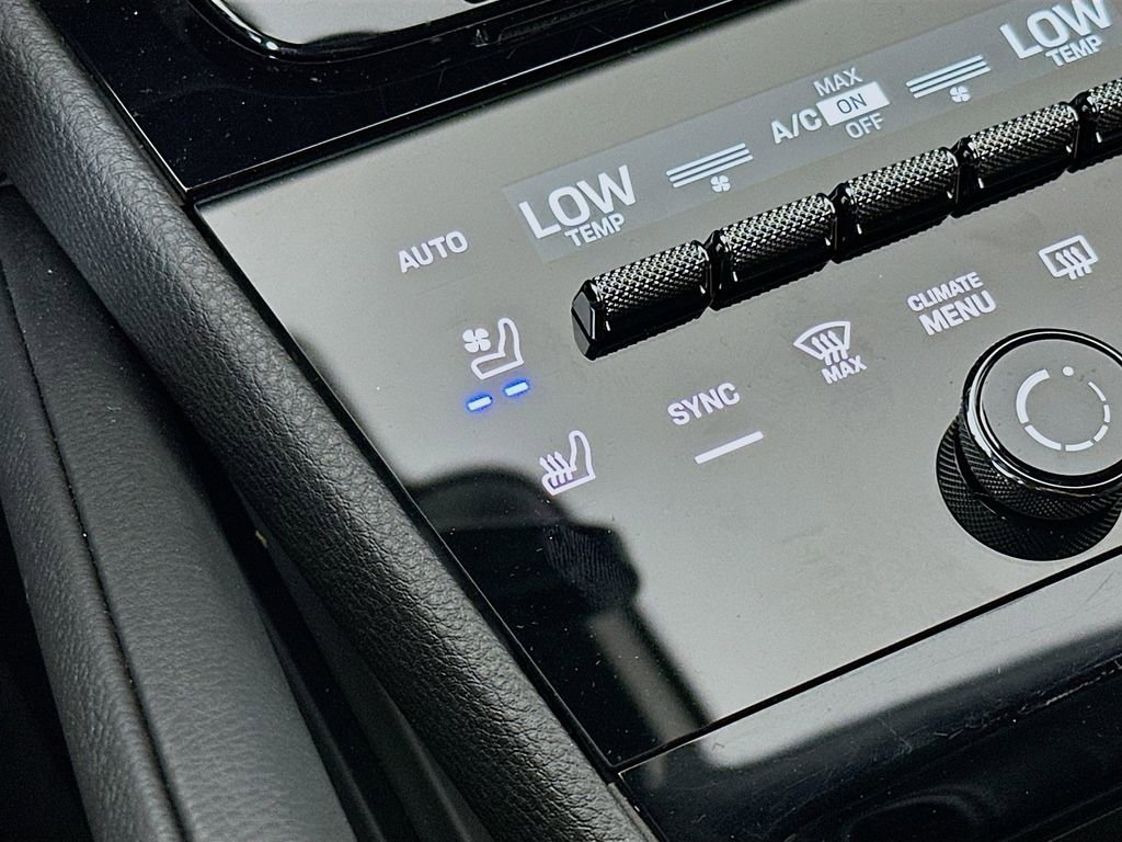 New 2025 Porsche Cayenne E-Hybrid Coupe image 23