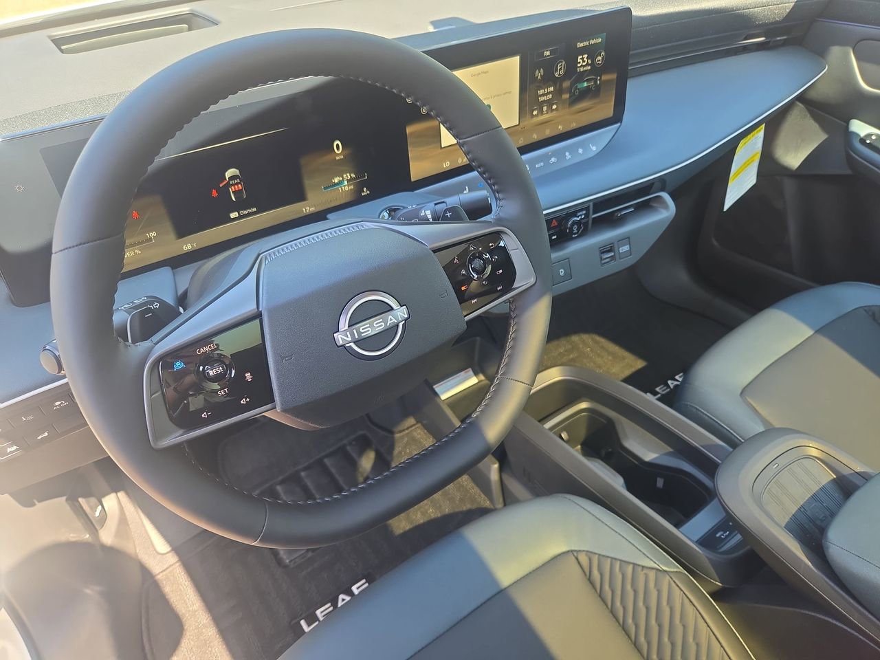 New 2026 Nissan Leaf Platinum+ w/ Cargo Package (Platinum+) FWD image 16