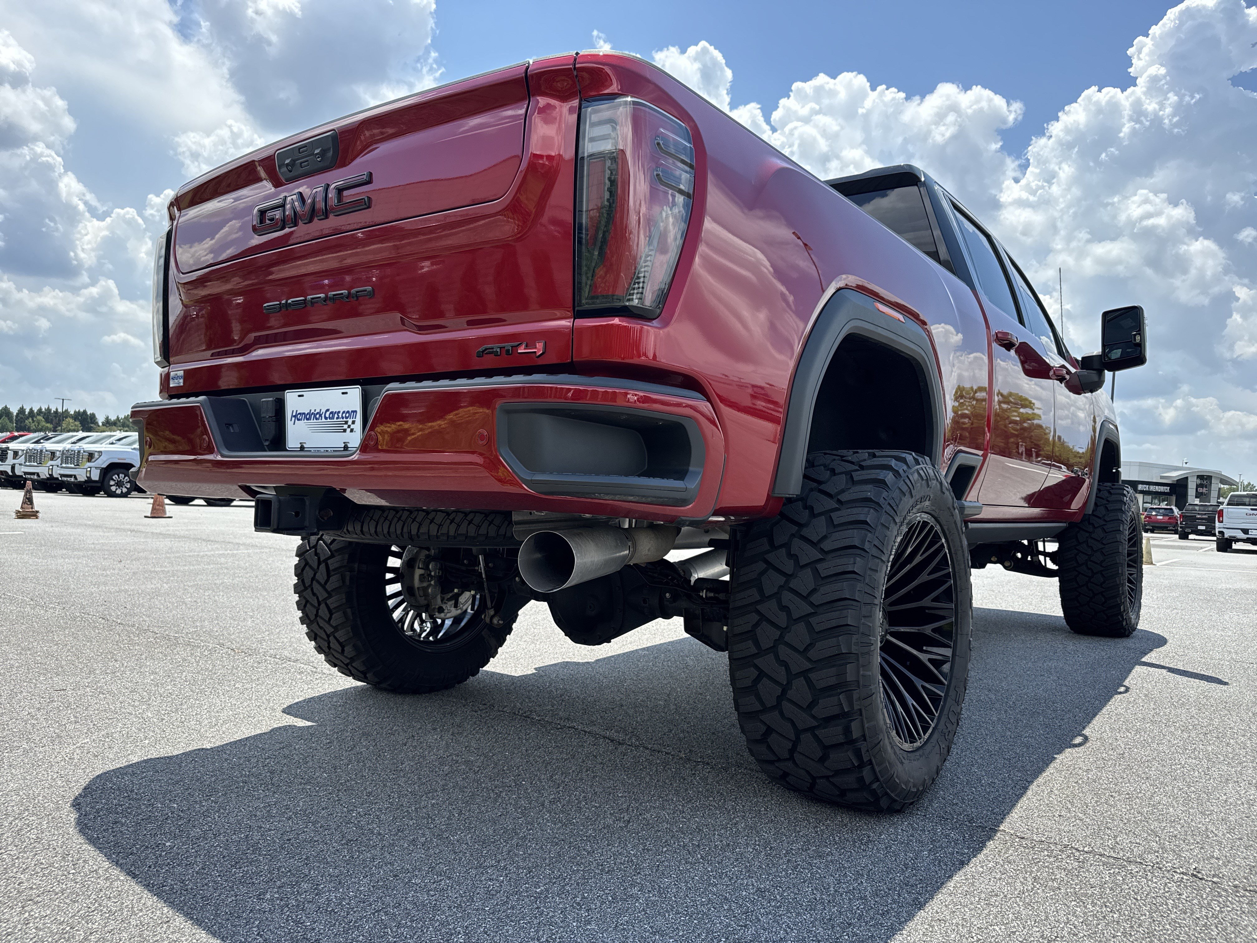 Used 2025 GMC Sierra 2500 AT4 w/ AT4 Premium Plus Package AWD/4WD image 10