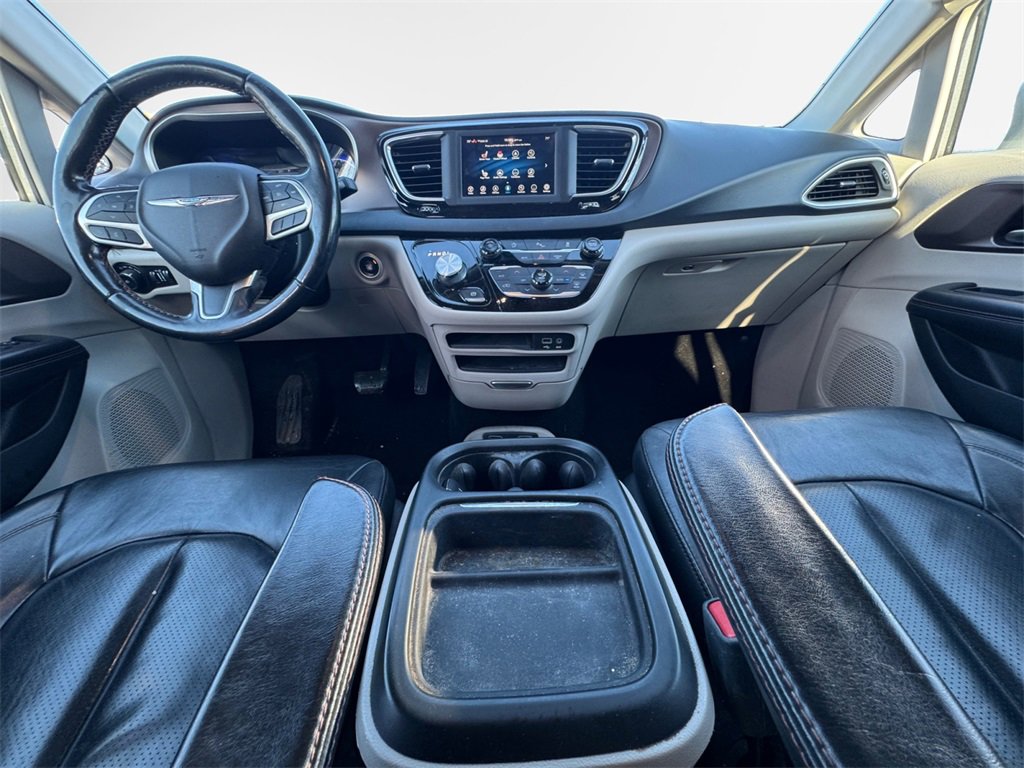 Certified 2019 Chrysler Pacifica Touring-L image 27