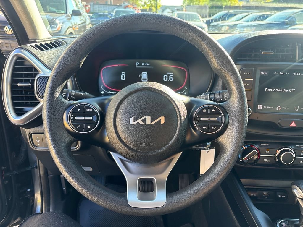 Used 2024 Kia Soul LX w/ Option Group 015 FWD image 13