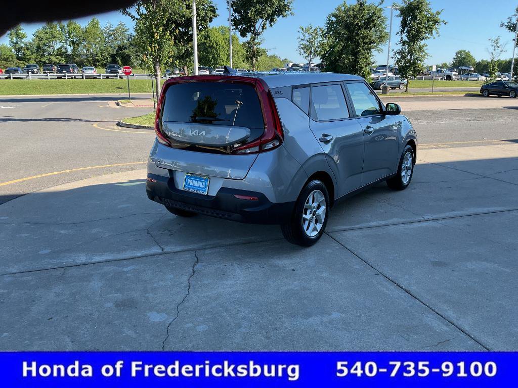Used 2022 Kia Soul LX w/ Technology Package FWD image 5