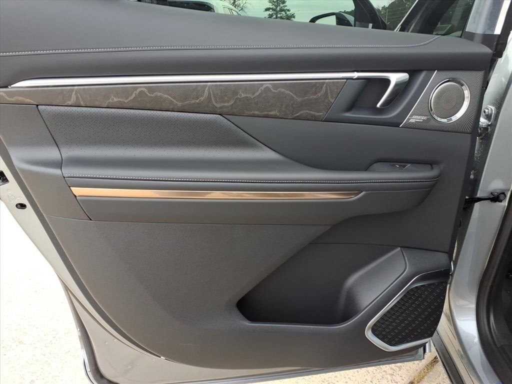 New 2026 Buick Enclave Avenir w/ Super Cruise Package image 17