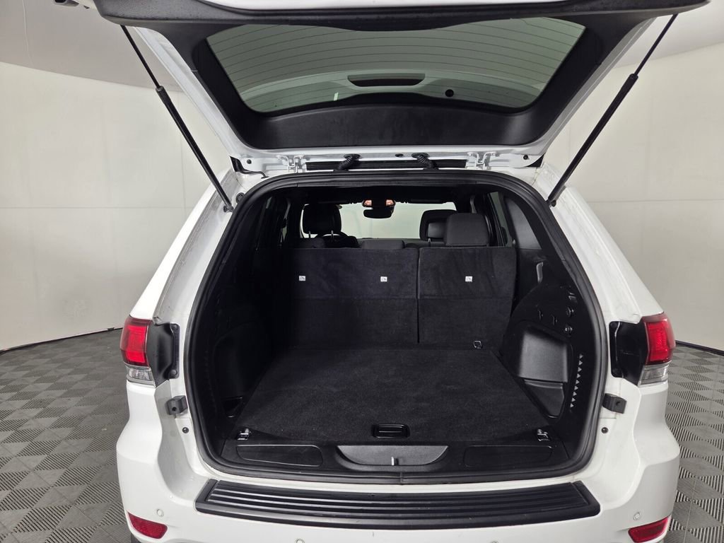 Certified 2022 Jeep Grand Cherokee Laredo E image 29