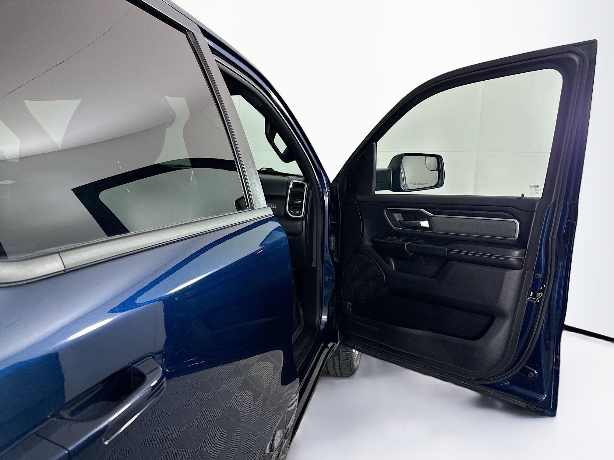 Used 2022 RAM 1500 Big Horn AWD/4WD image 30