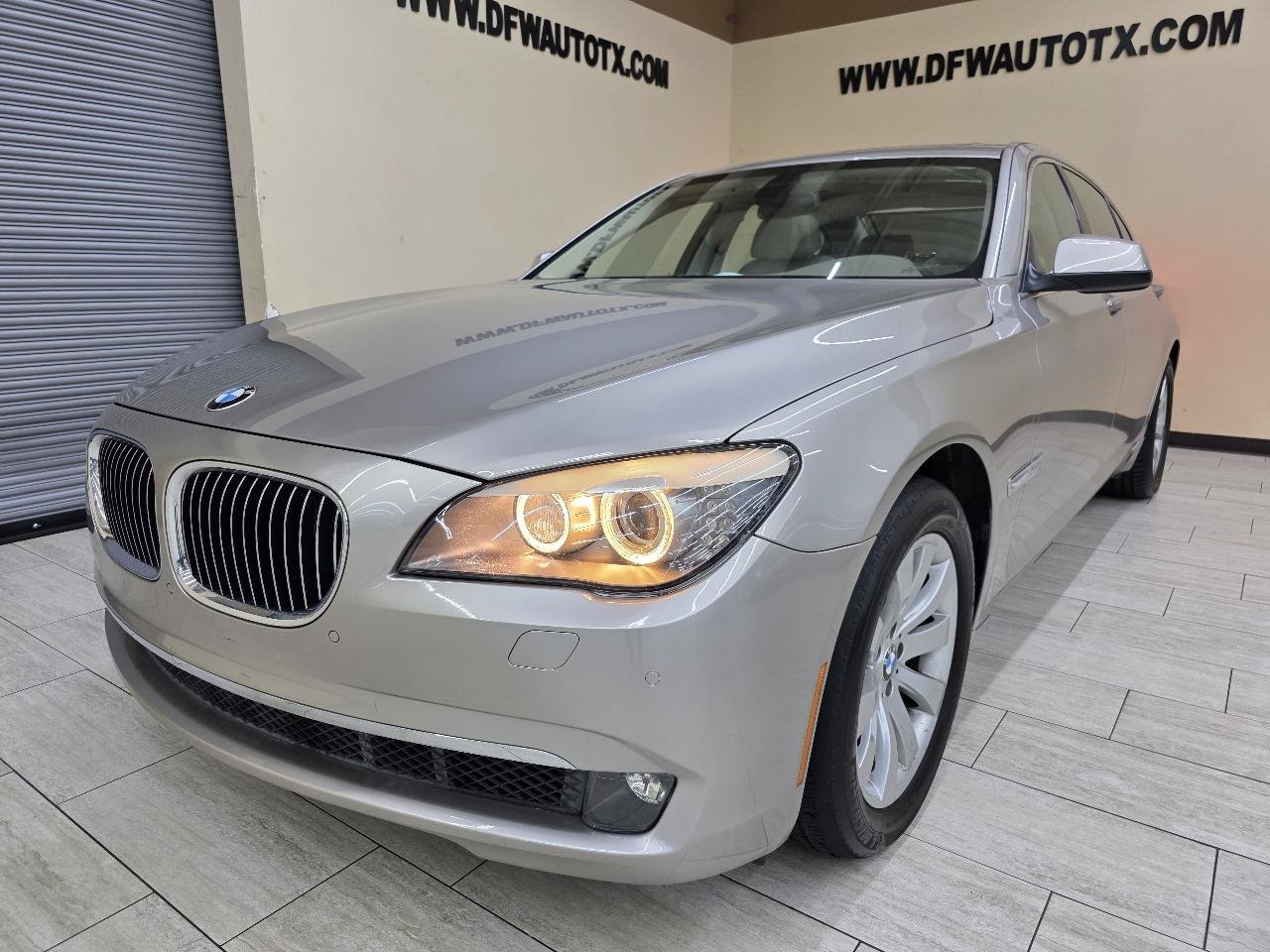 Used 2011 BMW 750Li xDrive AWD/4WD image 2