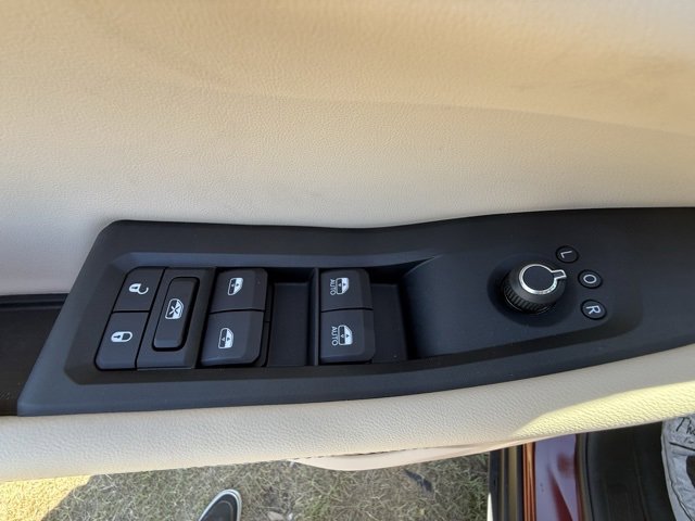 New 2025 Jeep Grand Cherokee Limited w/ Black Appearance Package image 20