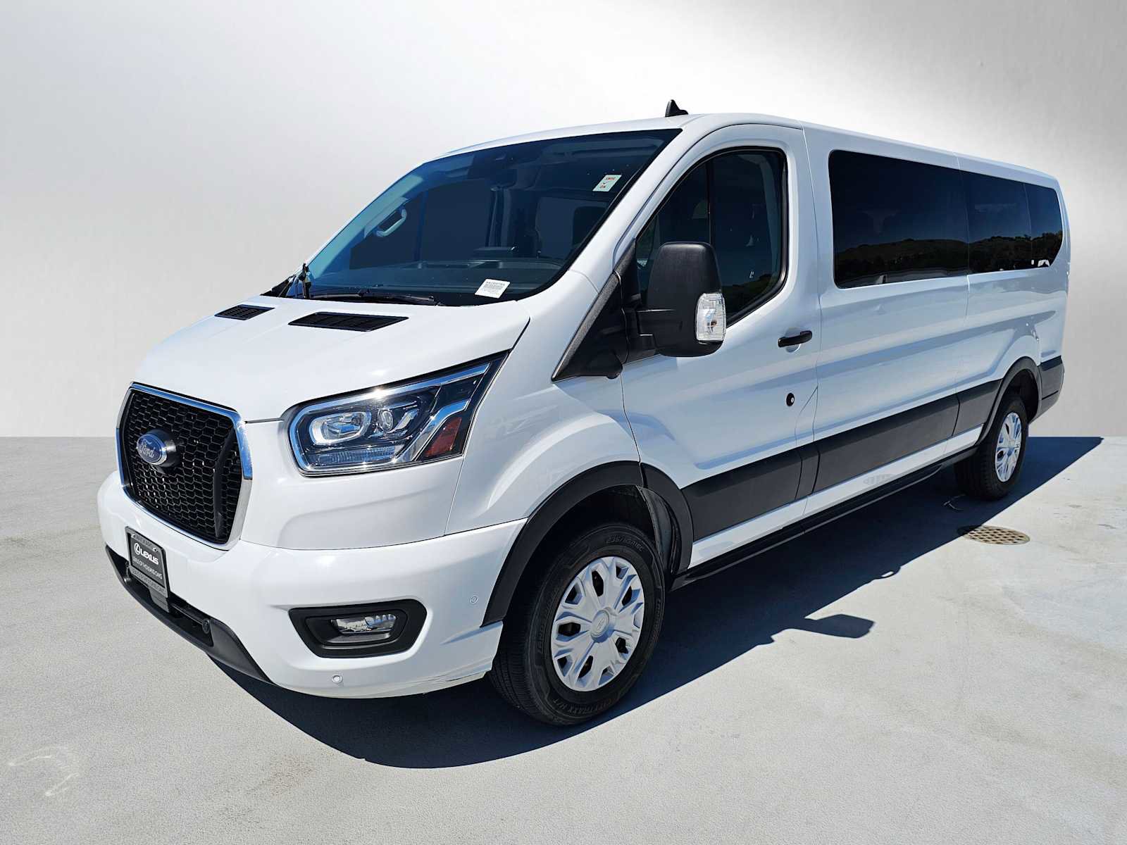 Used 2023 Ford Transit 350 XLT image 7