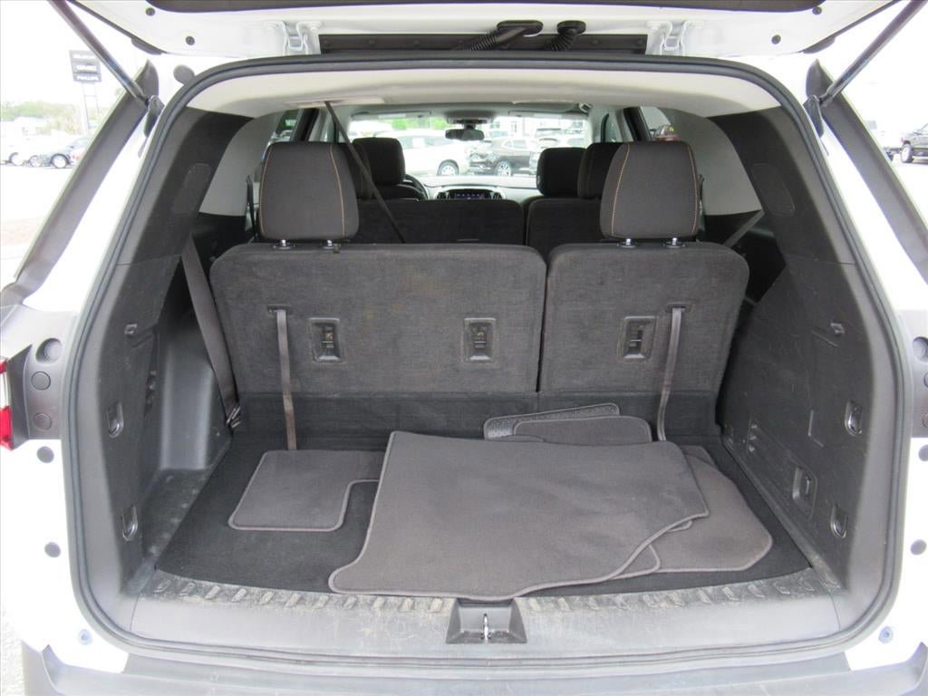 Used 2021 Chevrolet Traverse LS FWD image 32