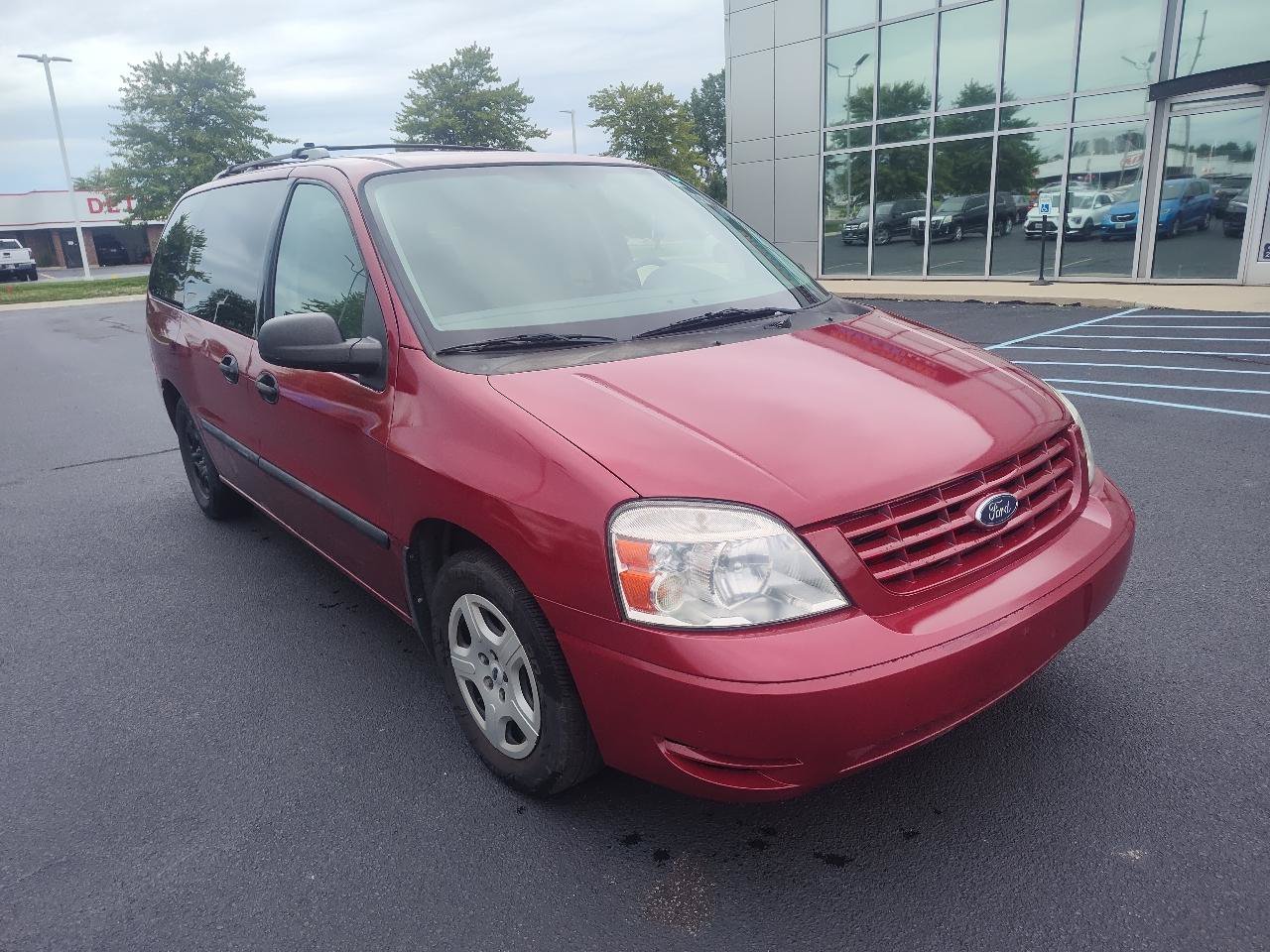 Used 2005 Ford Freestar SE FWD image 1