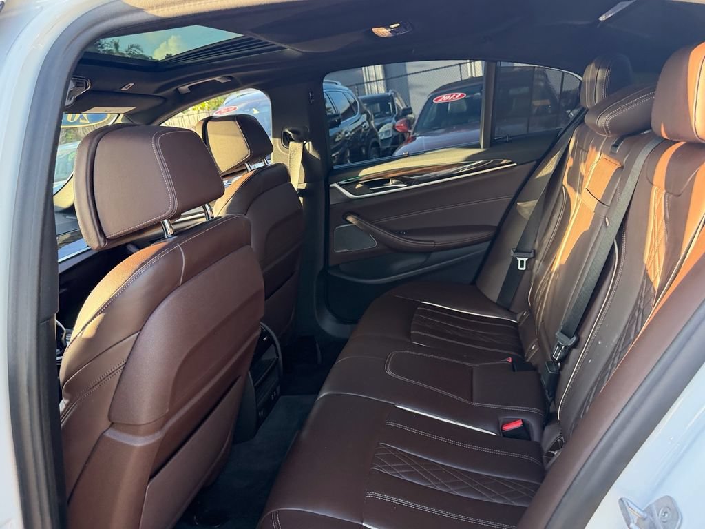 Used 2021 BMW 540i w/ Premium Package RWD image 12