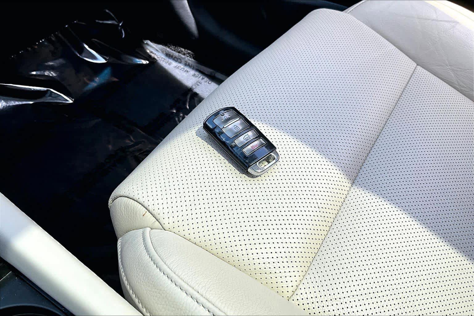 Used 2019 Kia Cadenza Technology FWD image 23