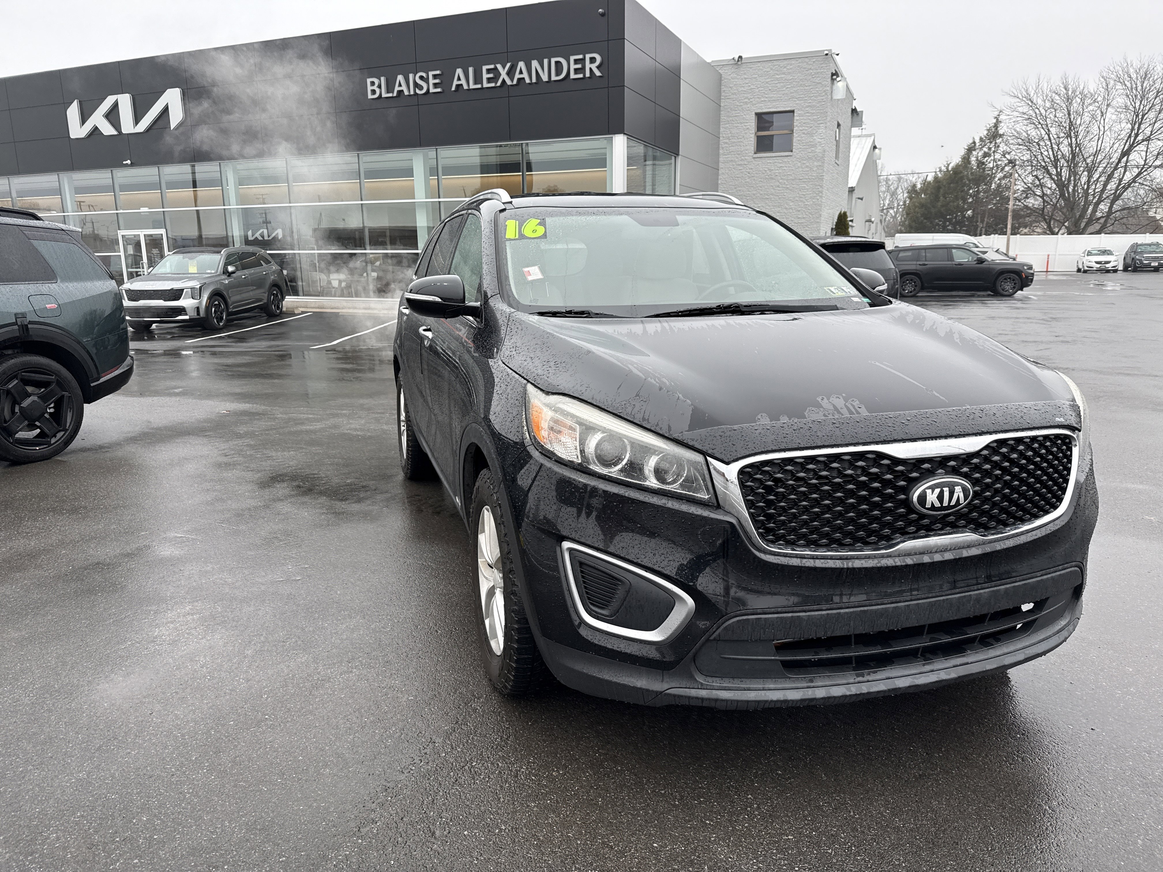 Used 2016 Kia Sorento LX w/ LX Convenience Package image 1