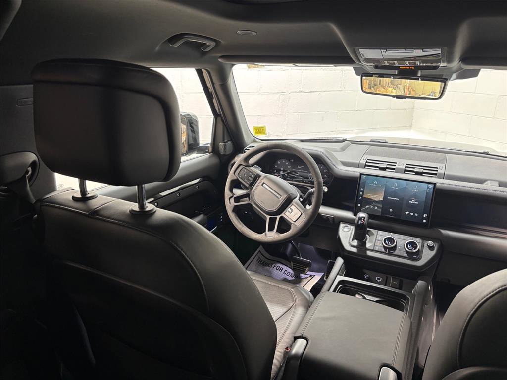 Used 2024 Land Rover Defender 90 V8 image 33