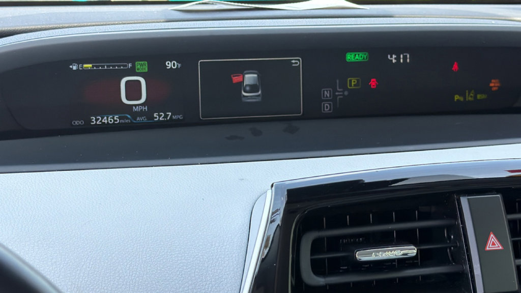 Used 2022 Toyota Prius XLE w/ Advanced Technology Package FWD image 21