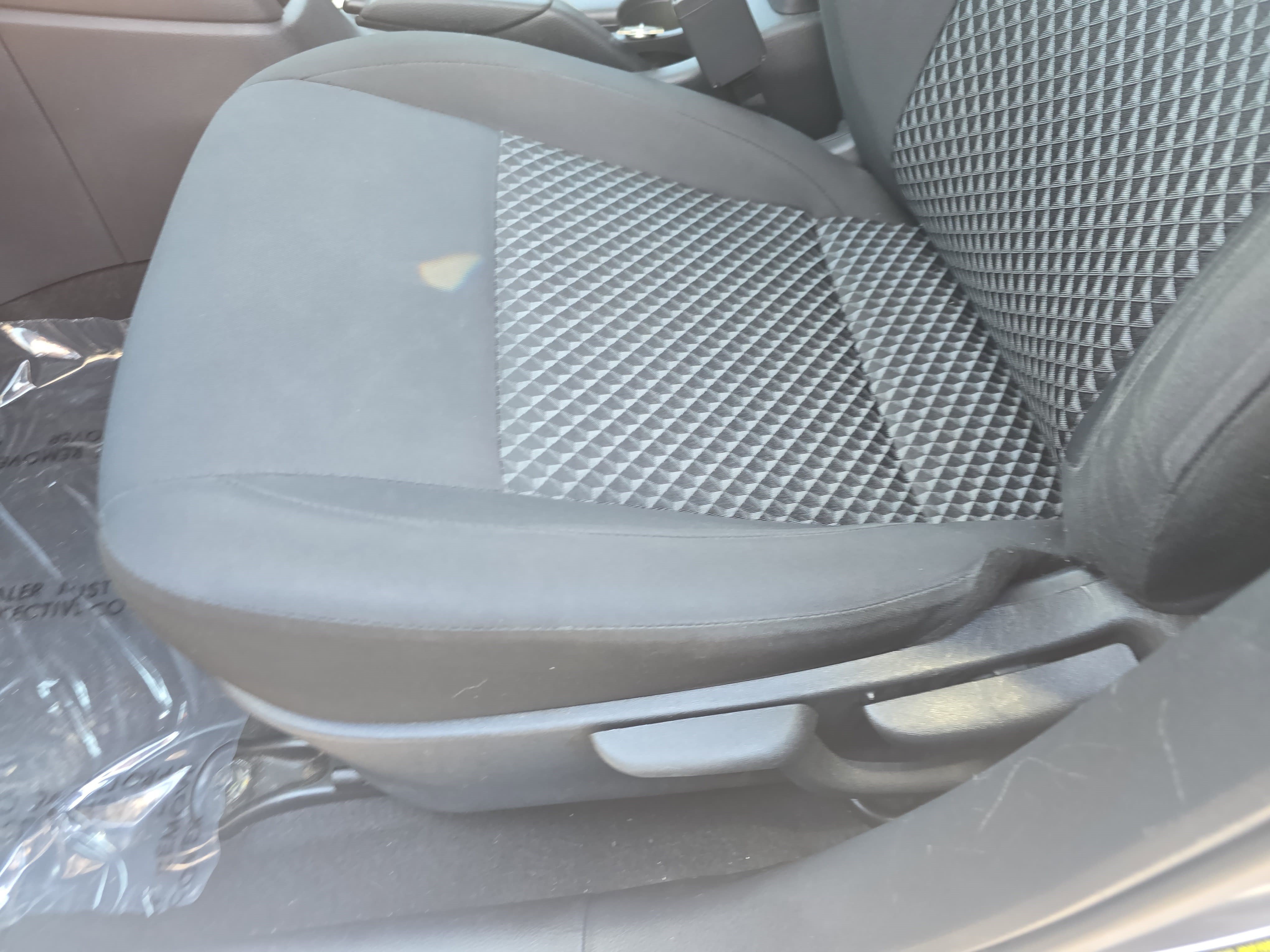 Used 2021 Nissan Versa S FWD image 27
