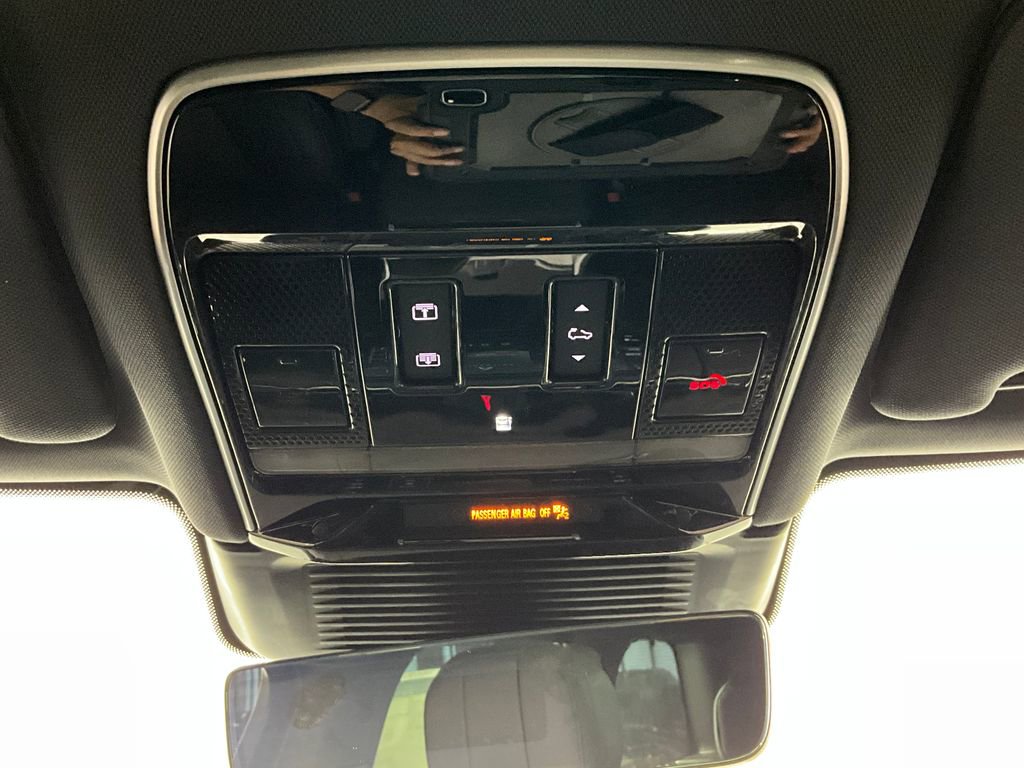 Used 2025 Land Rover Range Rover SE AWD/4WD image 13