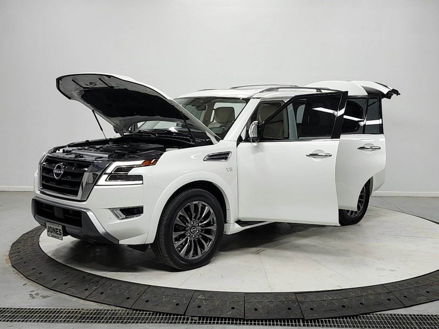 Used 2021 Nissan Armada Platinum w/ Captain's Chairs Package image 11