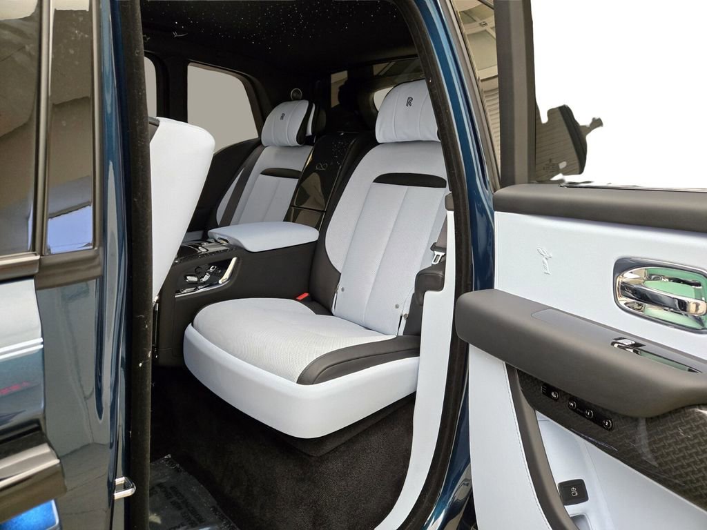 Certified 2025 Rolls-Royce Cullinan Black Badge image 16