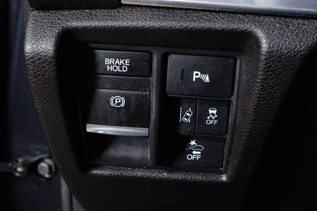 Used 2020 Acura MDX w/ Technology Package AWD/4WD image 18