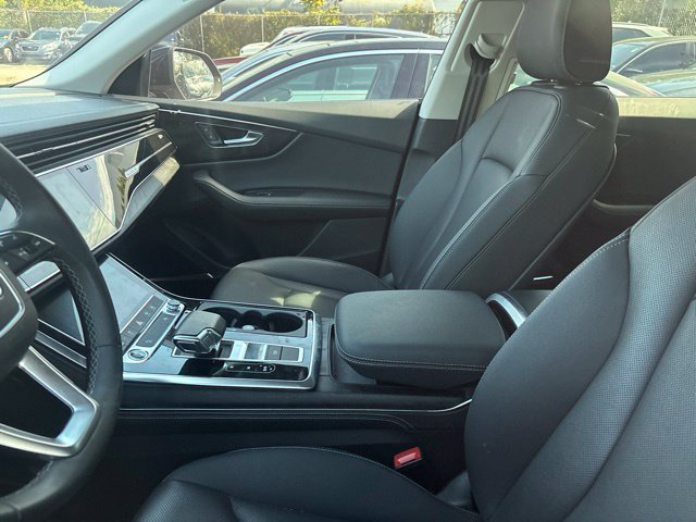 Used 2023 Audi Q8 Premium Plus w/ Premium Plus Package AWD/4WD image 4
