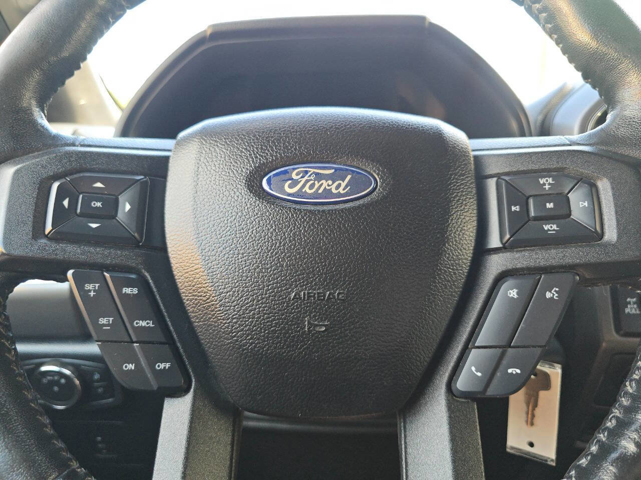 Used 2017 Ford F150 XLT w/ Equipment Group 302A Luxury image 29