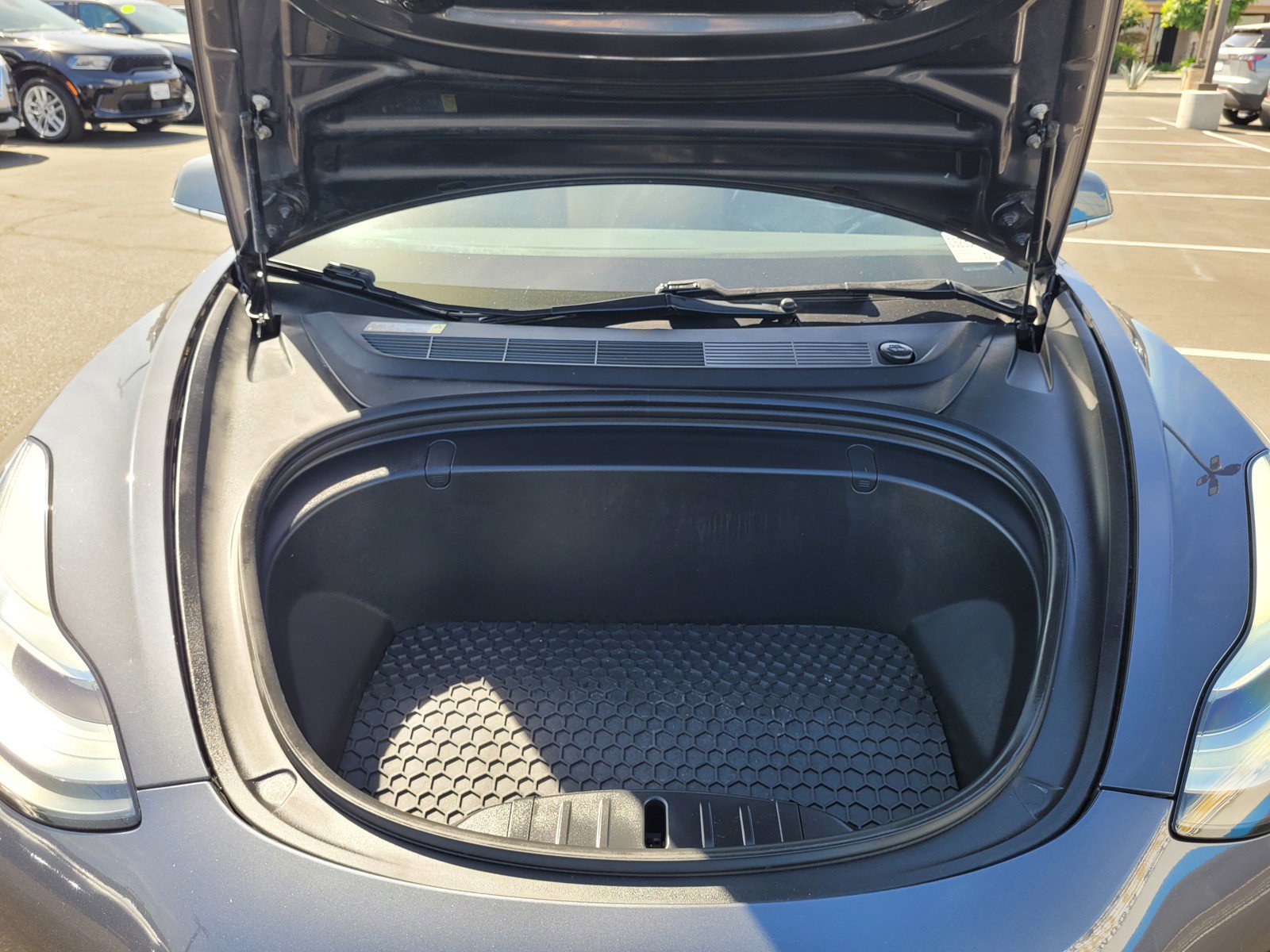 Used 2018 Tesla Model 3 Long Range AWD/4WD image 27