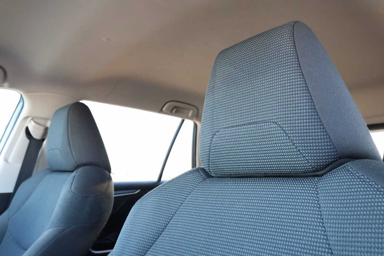 Used 2022 Toyota RAV4 LE image 15