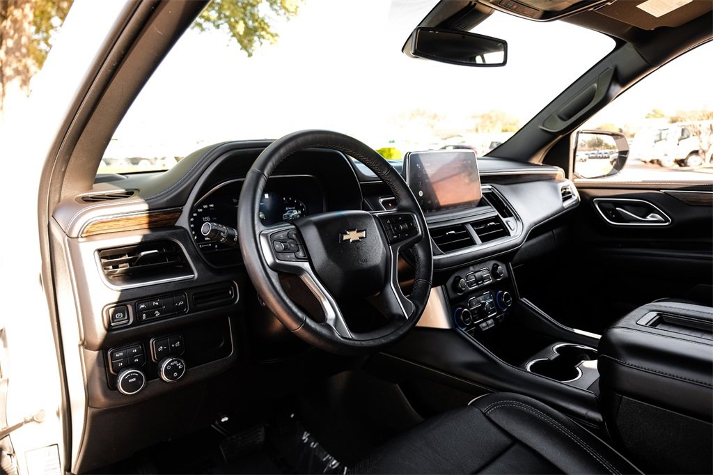Used 2022 Chevrolet Suburban Premier image 2