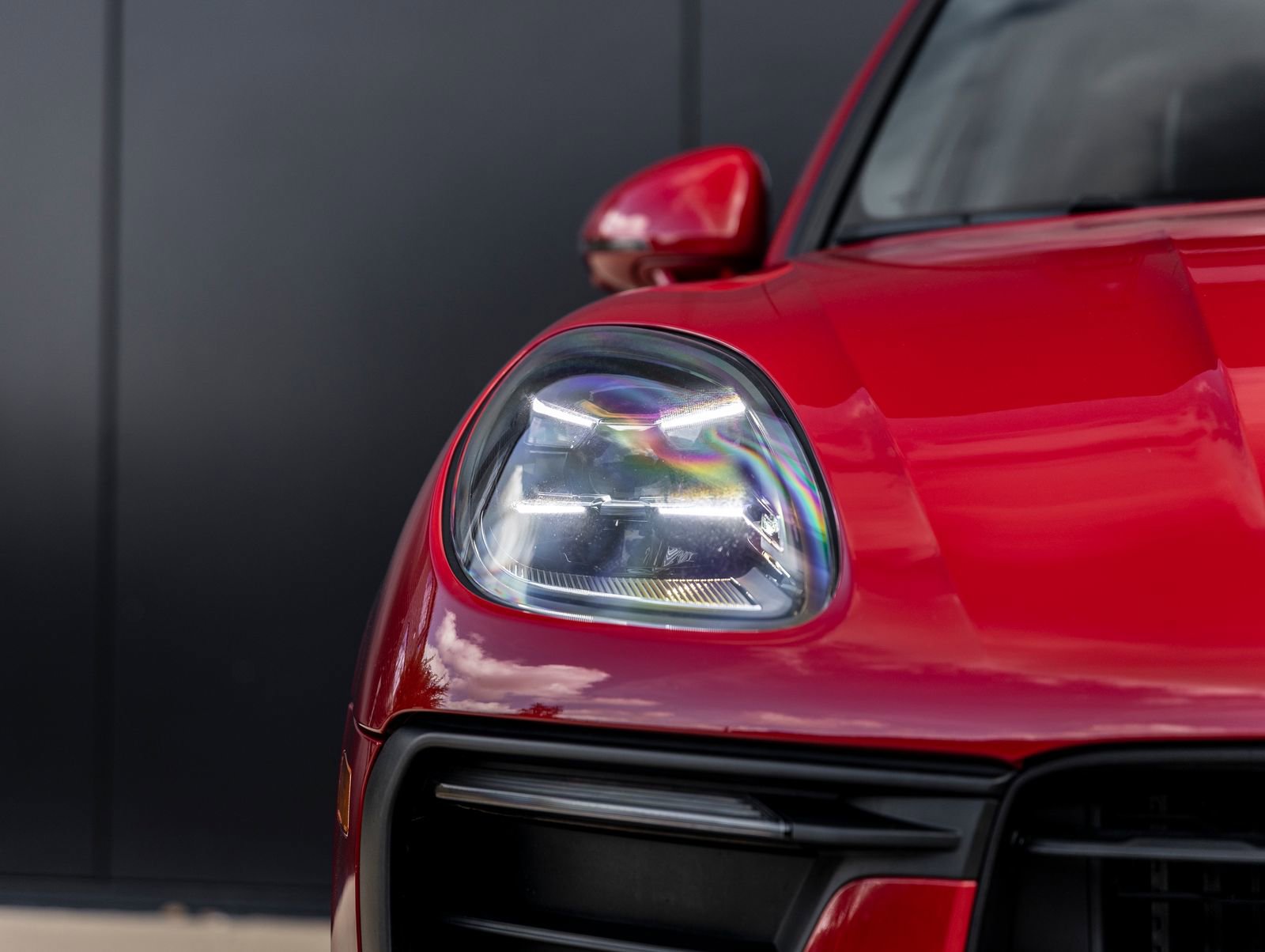 Certified 2024 Porsche Macan image 17