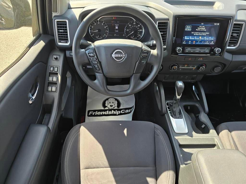 Used 2022 Nissan Frontier SV image 3