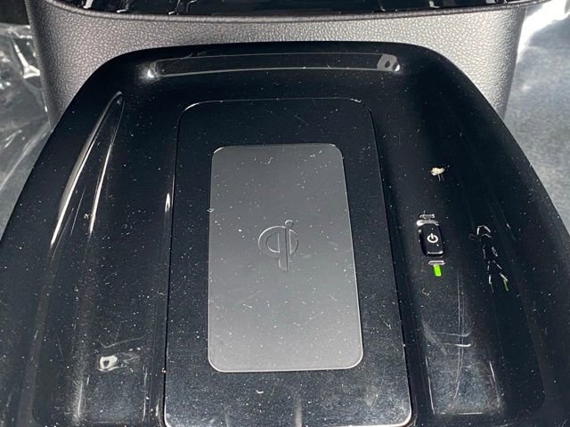 Used 2019 Toyota Prius XLE w/ Premium Convenience Package FWD image 16