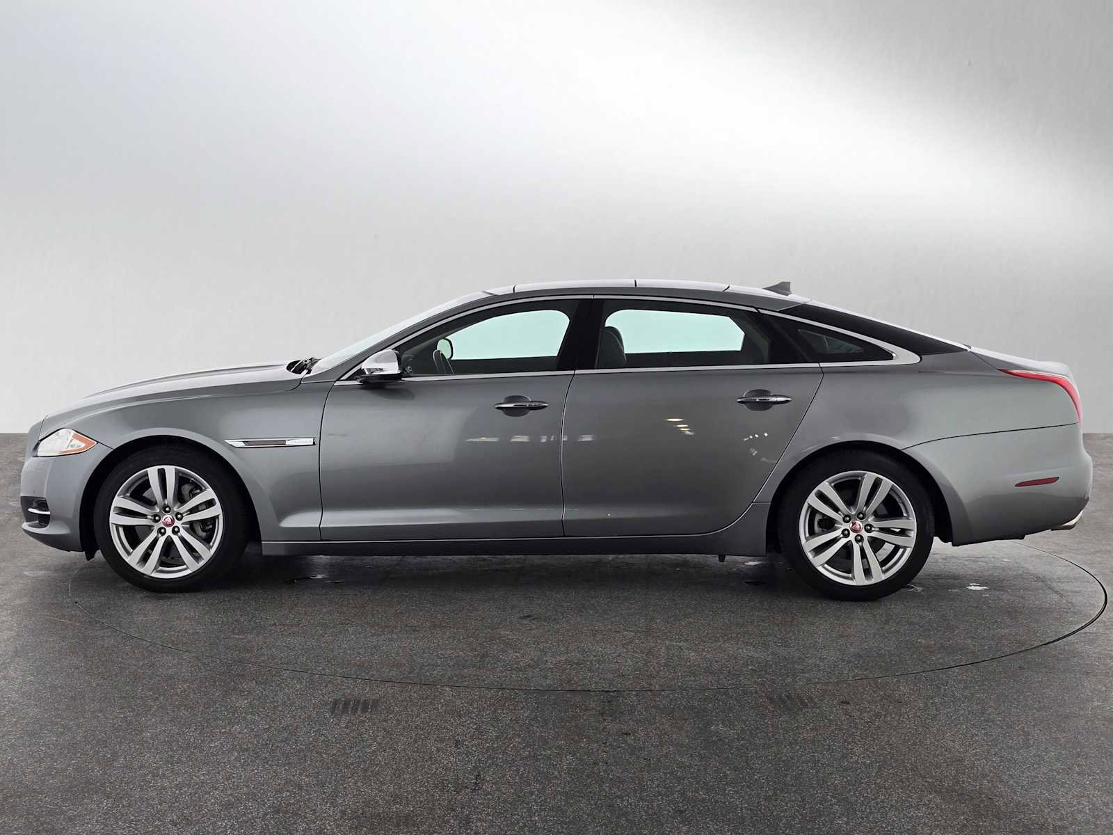 Used 2015 Jaguar XJ L Portfolio image 7