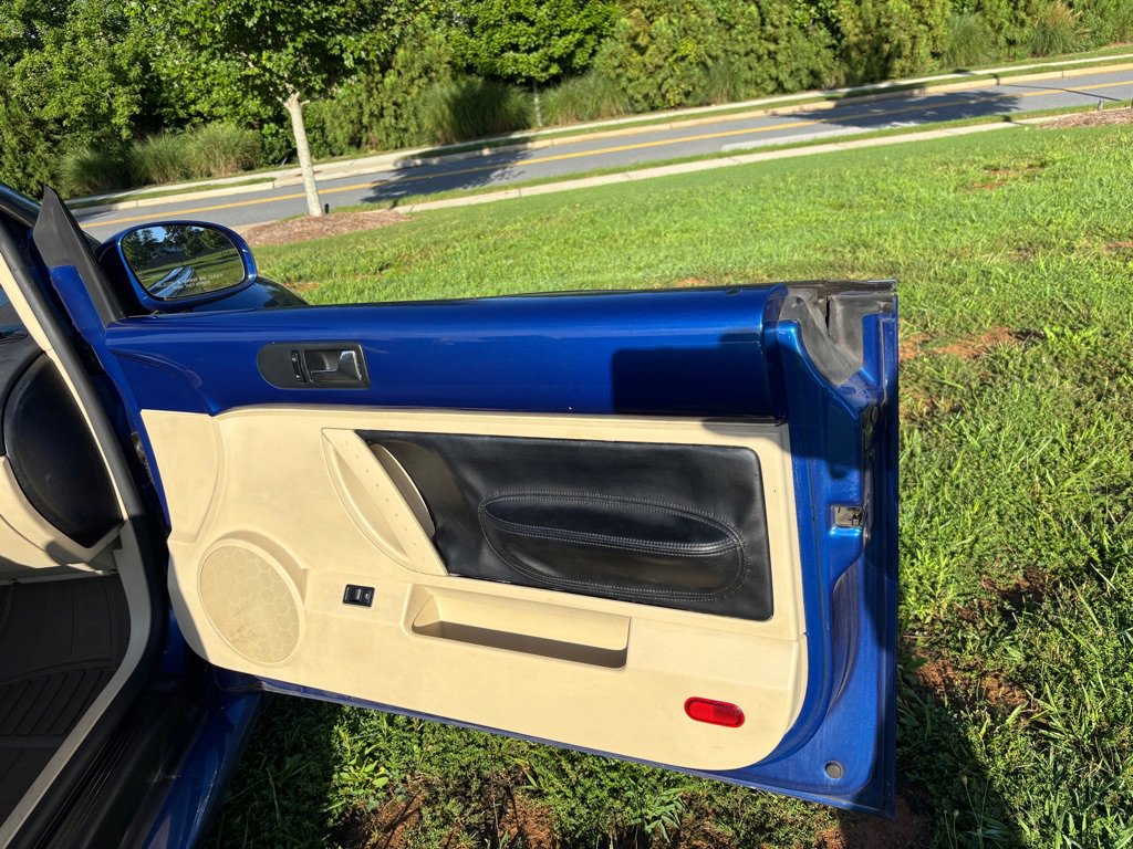 Used 2008 Volkswagen Beetle SE image 17