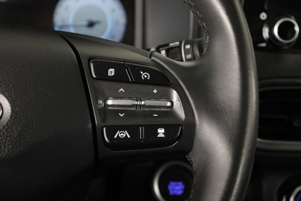 Certified 2022 Hyundai Kona Limited FWD image 29