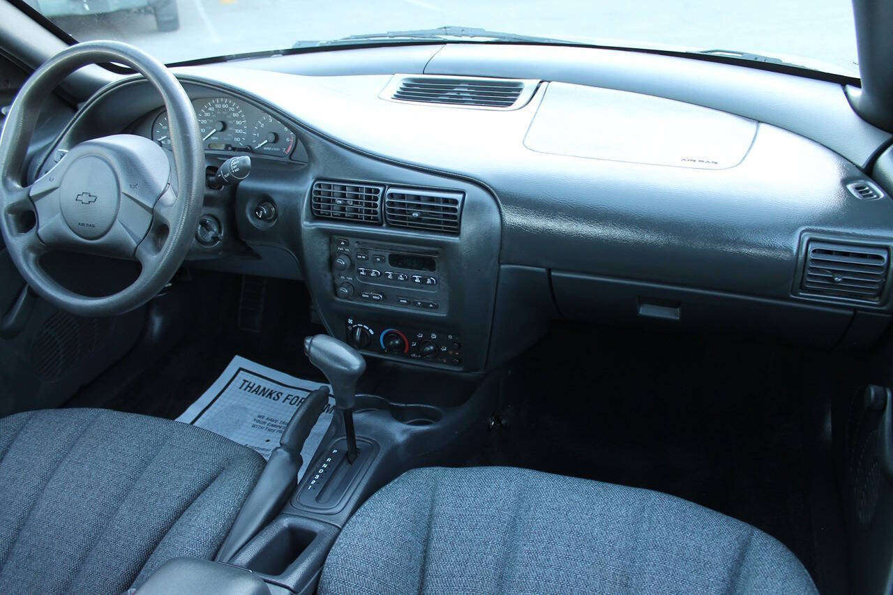 Used 2005 Chevrolet Cavalier Sedan w/ Preferred Equipment Group FWD image 29