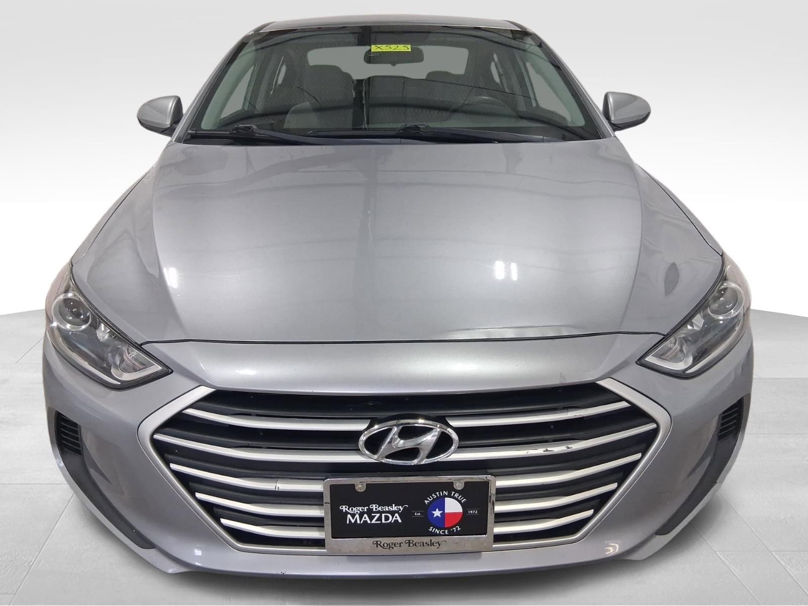 Used 2017 Hyundai Elantra SE image 2