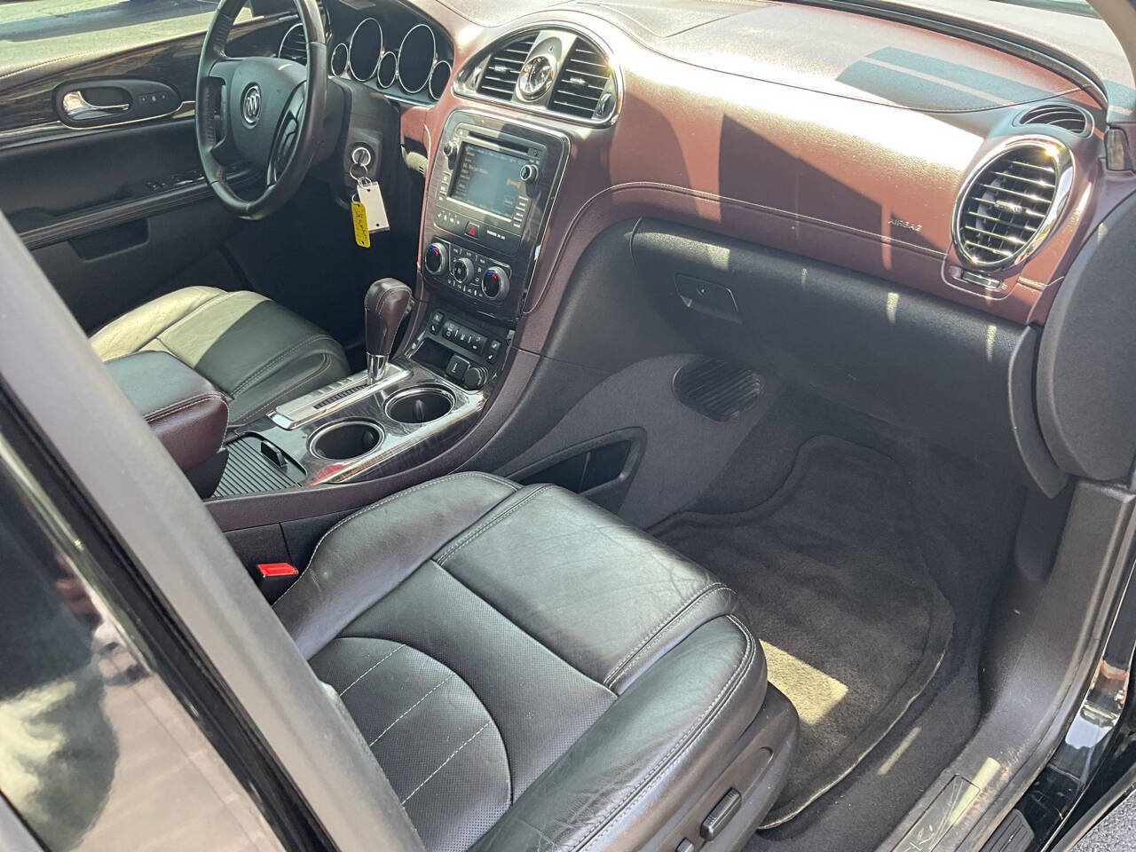 Used 2017 Buick Enclave Leather AWD/4WD image 35