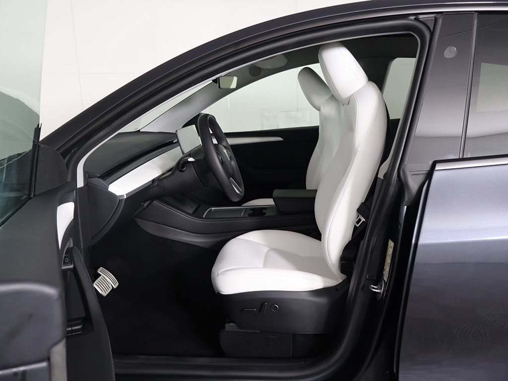 Used 2024 Tesla Model Y Performance AWD/4WD image 30