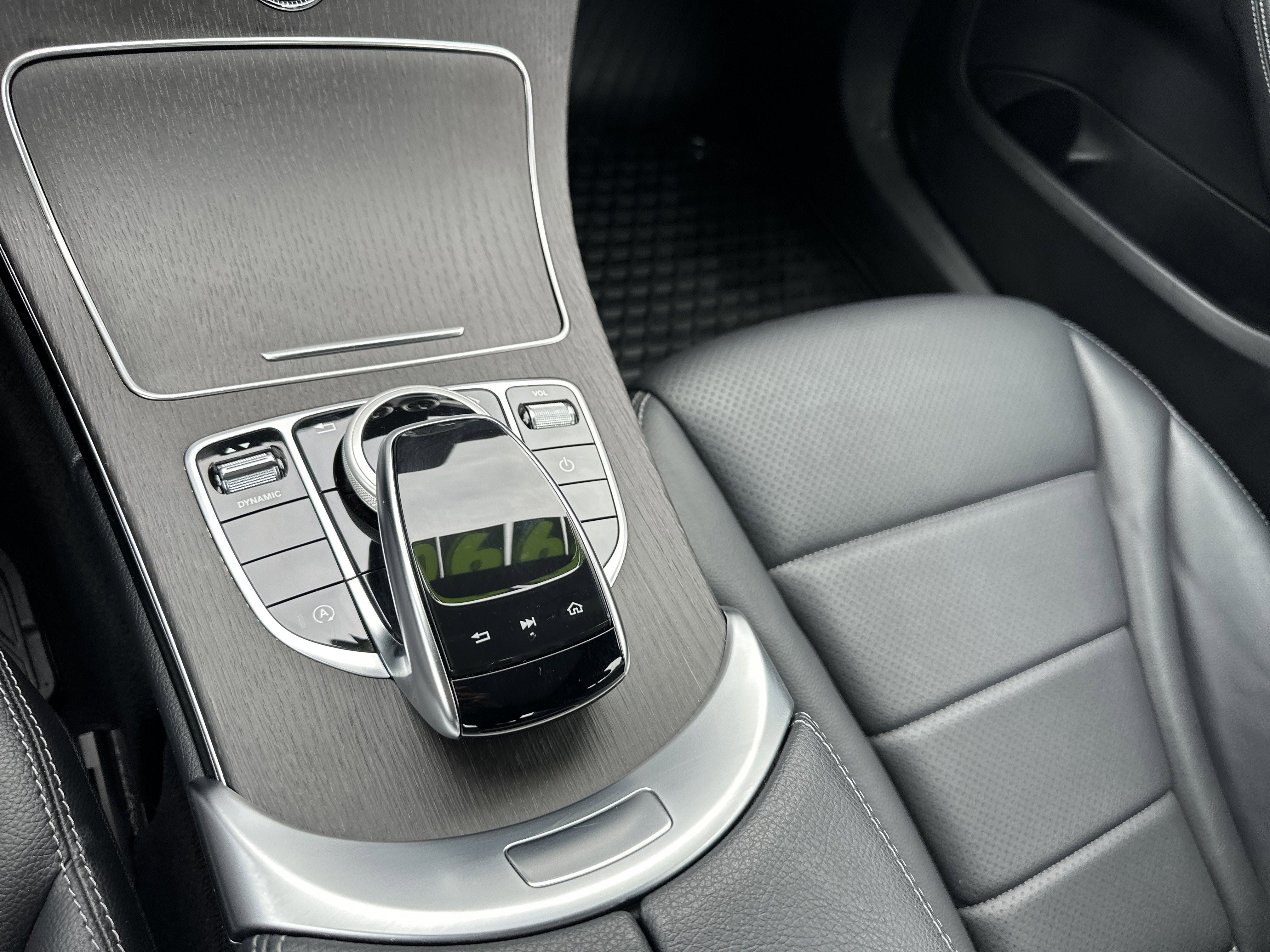 Used 2021 Mercedes-Benz C 300 4MATIC Sedan w/ Premium Package image 19