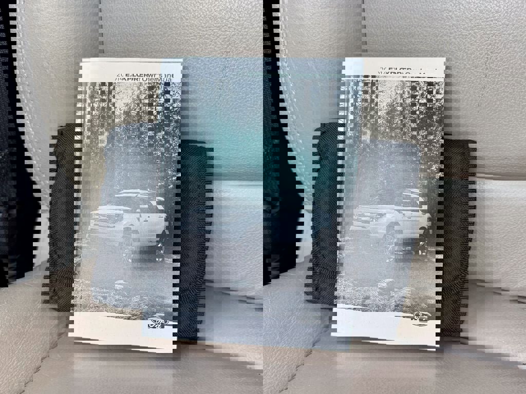 Used 2014 Ford Explorer XLT w/ Equipment Group 202A AWD/4WD image 31