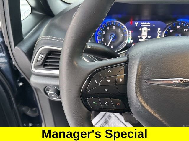 Used 2024 Chrysler Pacifica Touring image 17