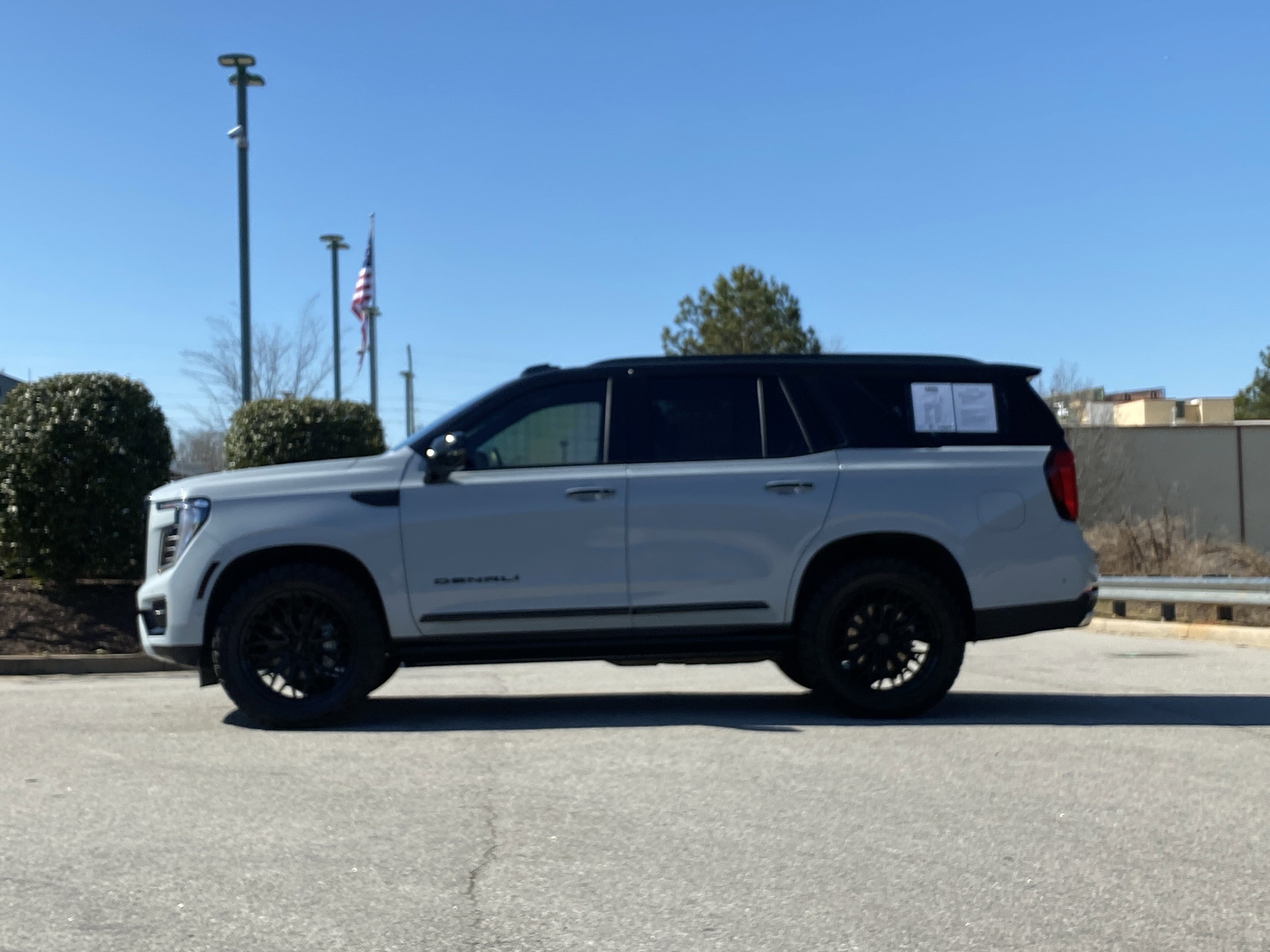Used 2025 GMC Yukon Denali Ultimate image 16