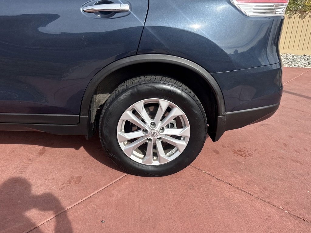 Used 2015 Nissan Rogue SV w/ SV Premium Package image 32