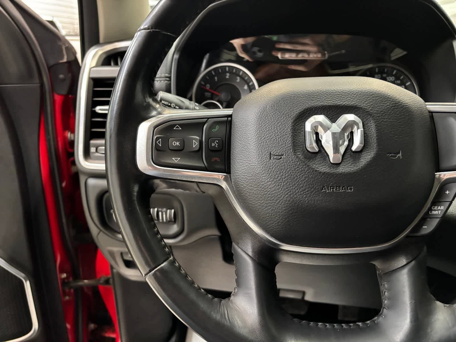 Used 2022 RAM 1500 Laramie AWD/4WD image 17