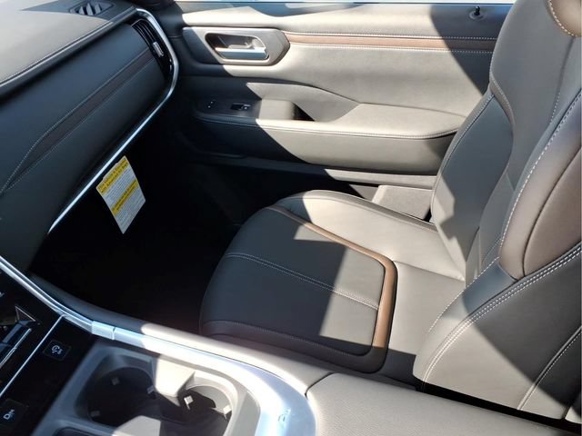 New 2026 Nissan Armada SL w/ Captain's Chari Seat Package AWD/4WD image 22