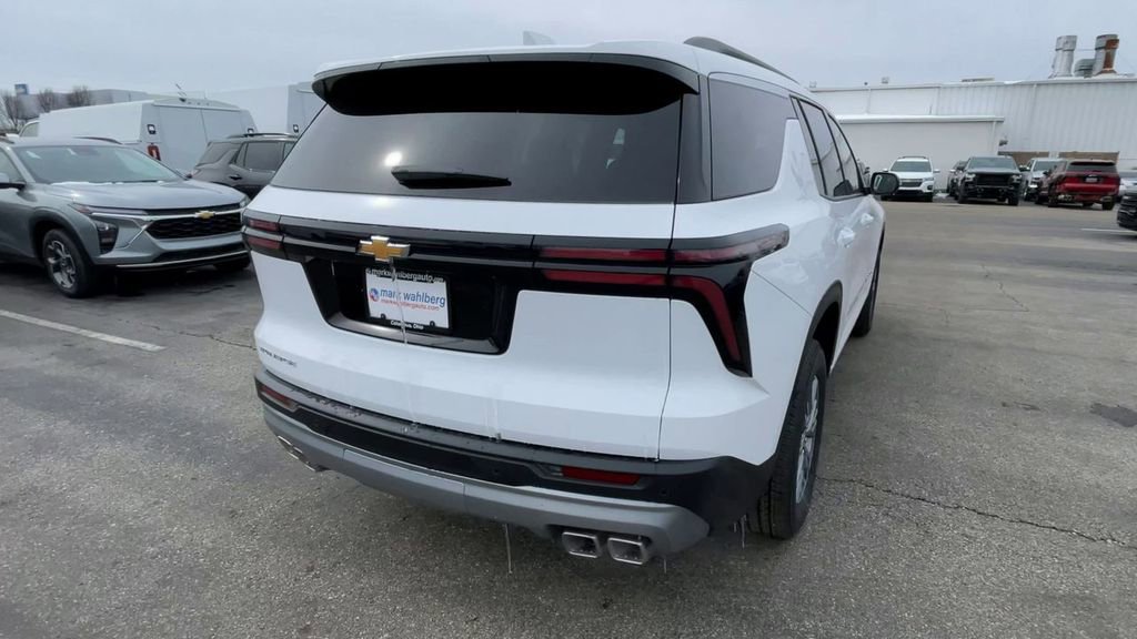 New 2026 Chevrolet Traverse LT w/ LPO, Floor Liner Package image 9